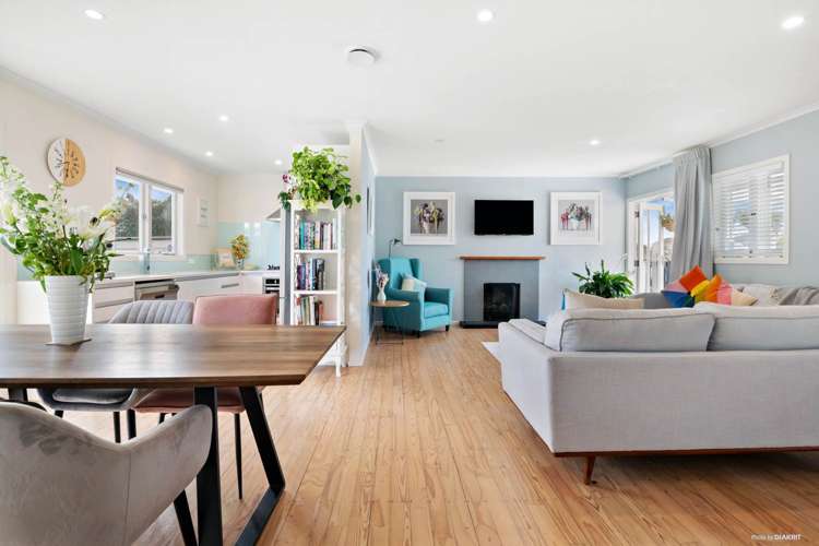 43 Beach Road Te Atatu Peninsula_5