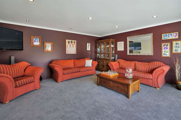 4 Country Place Allenton_11