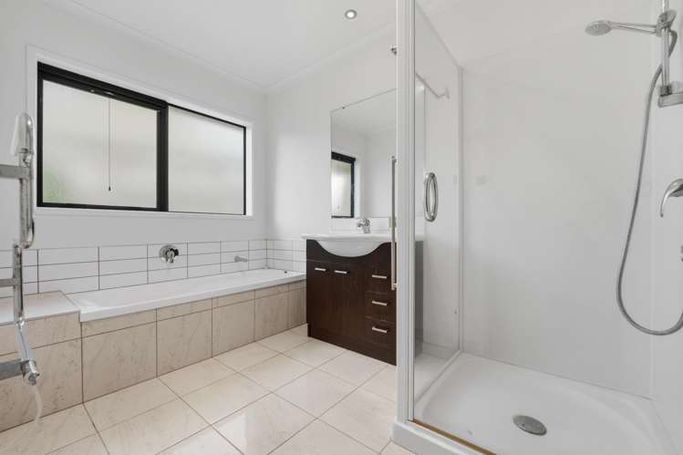 2 Spring Valley Place 10862_3