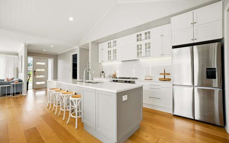 8 Waitemata Drive One Tree Point_13