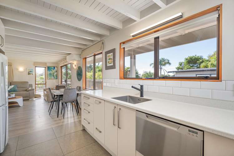 9 Britannia Dell Pauanui_16