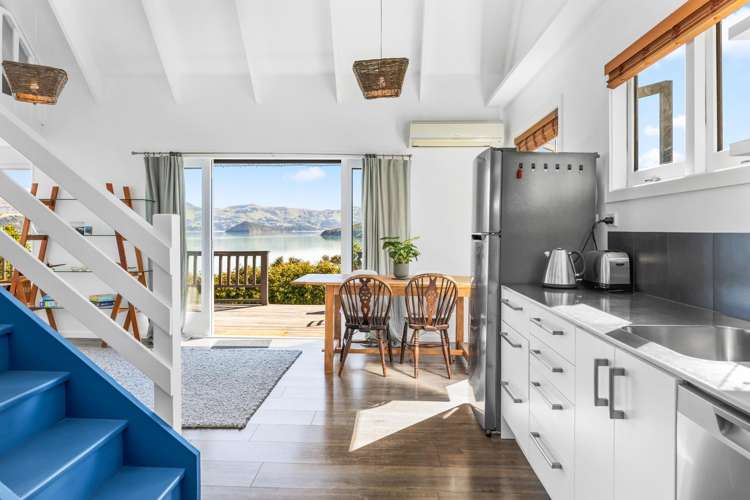 217 Beach Road Akaroa_17