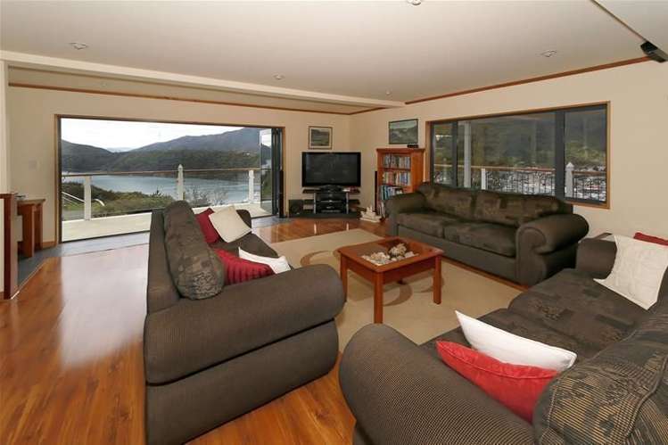 3264 Queen Charlotte Drive Picton_7