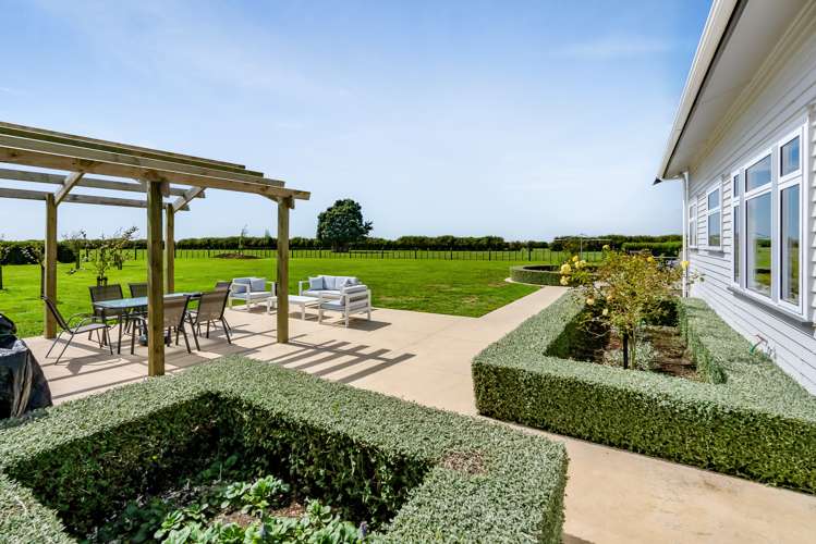 2 Snell Road Tikorangi_24