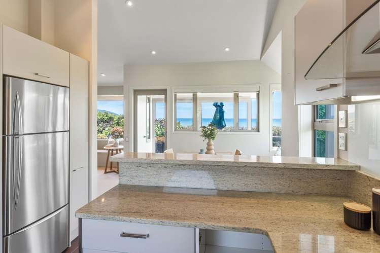 93 Field Way Waikanae Beach_10