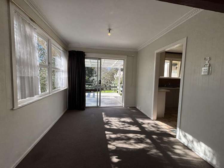 732 River Road Chartwell_22