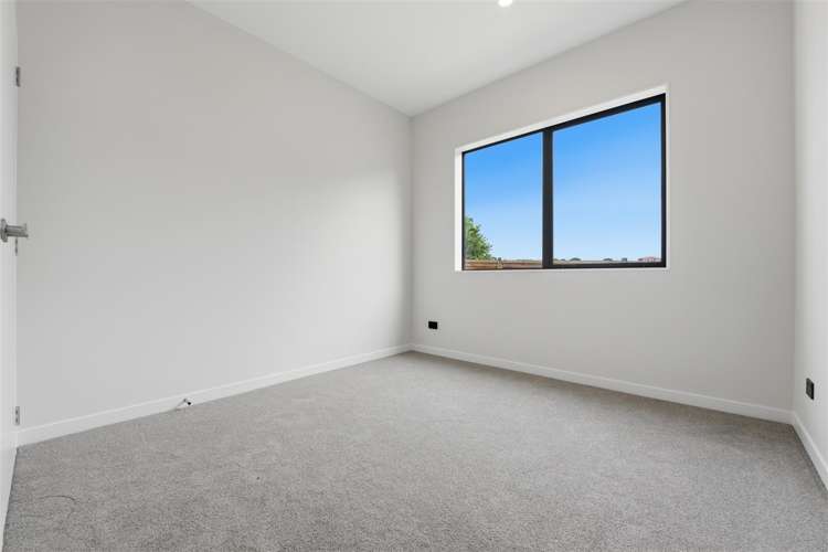 8 Whale Bay Rise Gulf Harbour_14