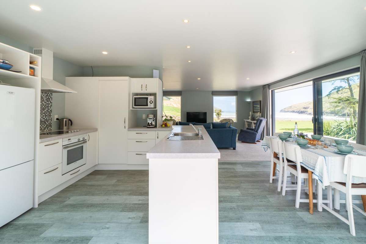 904 Te Oka Bay Road_4
