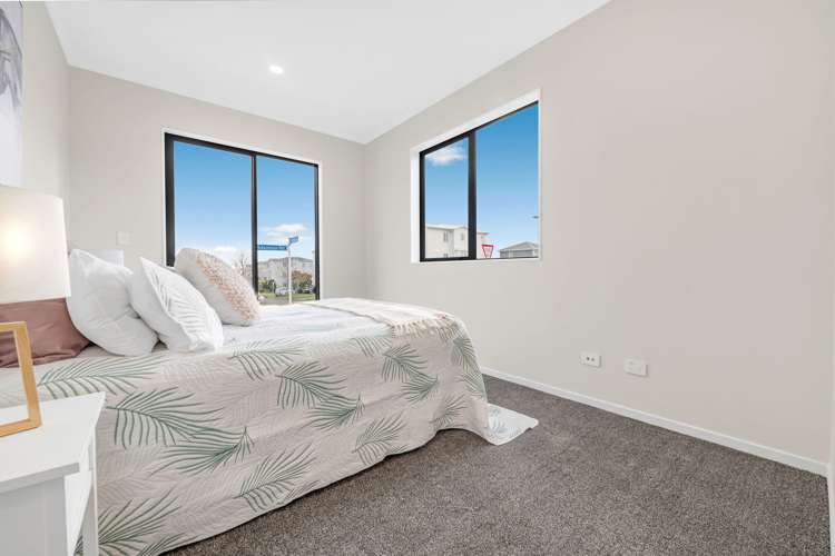 32 Adamson Rd Flat Bush_17