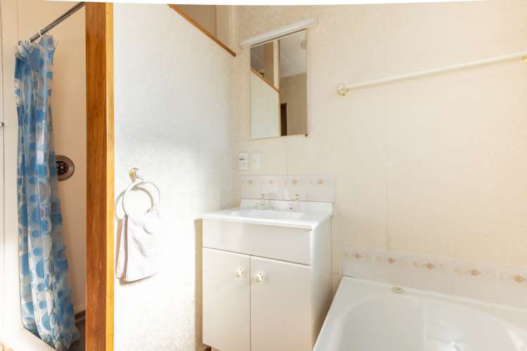 69 Leicester Avenue Tamatea_10