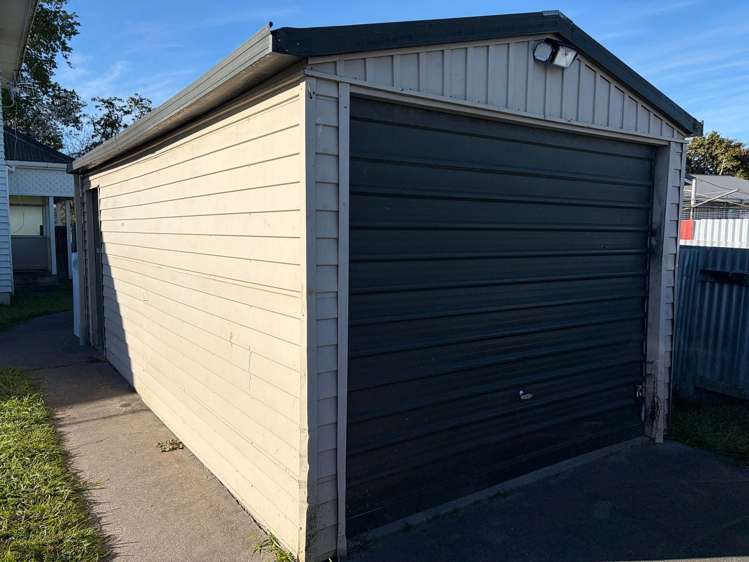 806 Takapu Place Camberley_10