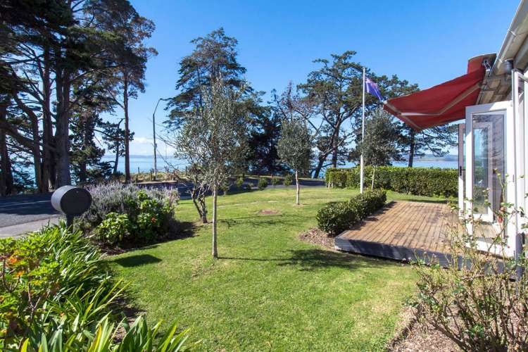 62 Marine Parade Mellons Bay_2