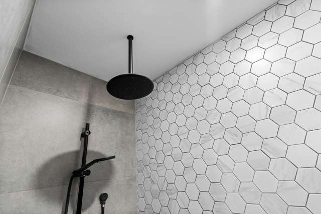 587 Queen Street East Levin_3