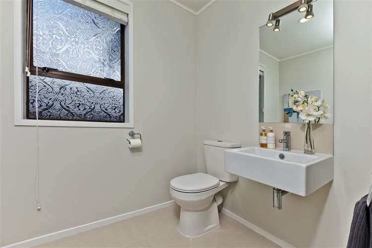 2/4 Holiday Road Milford_18