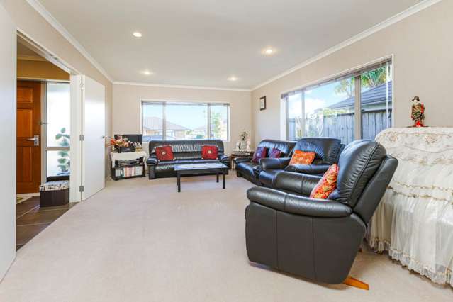 8 Fernloche Place Flat Bush_3