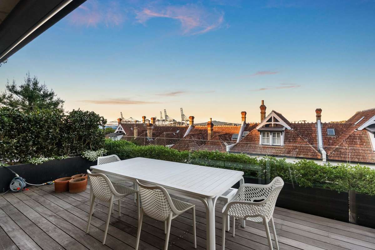 202/15B Augustus Terrace_1
