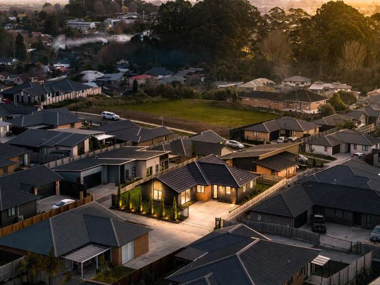 6 Heke Lane Glenview_14