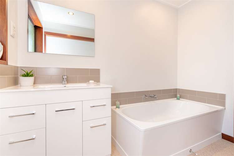 4 Emlen Place Mosgiel_10