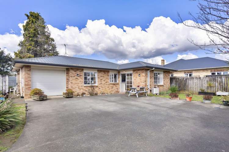 24B Henderson Avenue_0