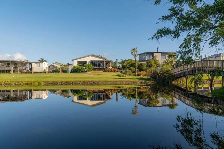 15 Martin Place Cooks Beach_38