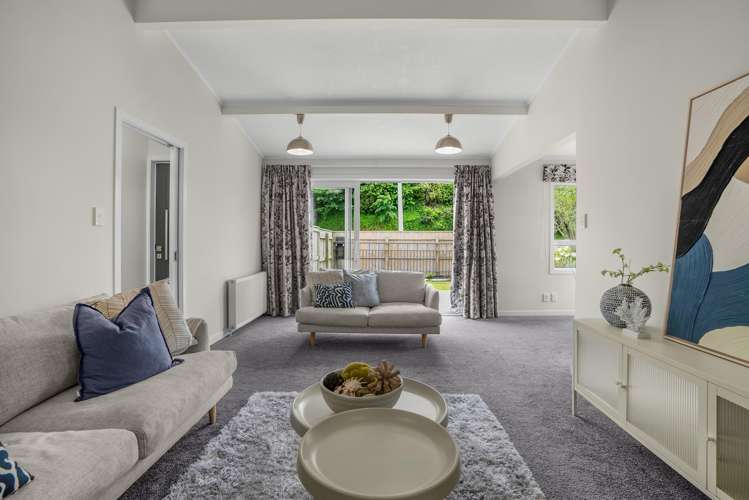 184 Dowse Drive Maungaraki_8