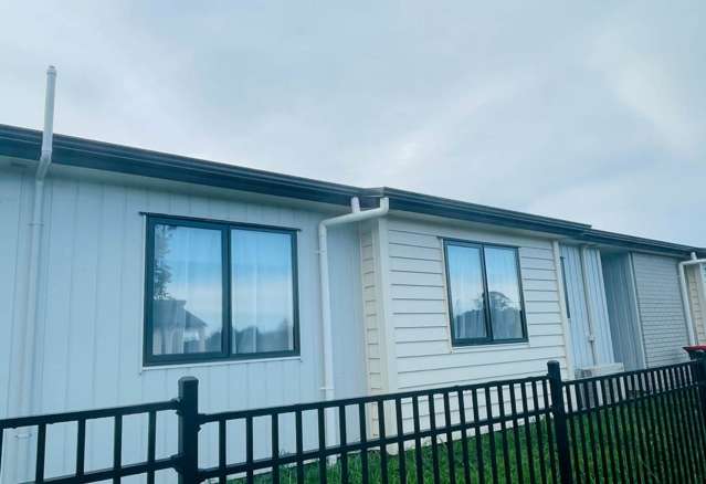 Near new in Auranga Development