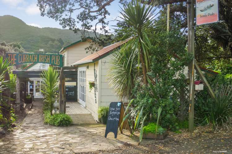 6 Iona Road Great Barrier Island_19