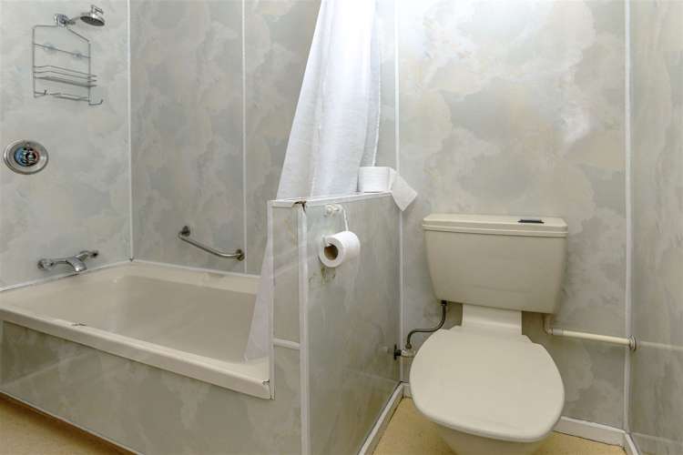 33 Bernard Road Albert Town_17