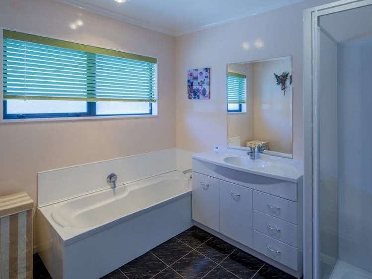 15 Ludlam Way Otaki_7