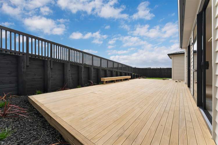 6 Hutukawa Drive Beachlands_39