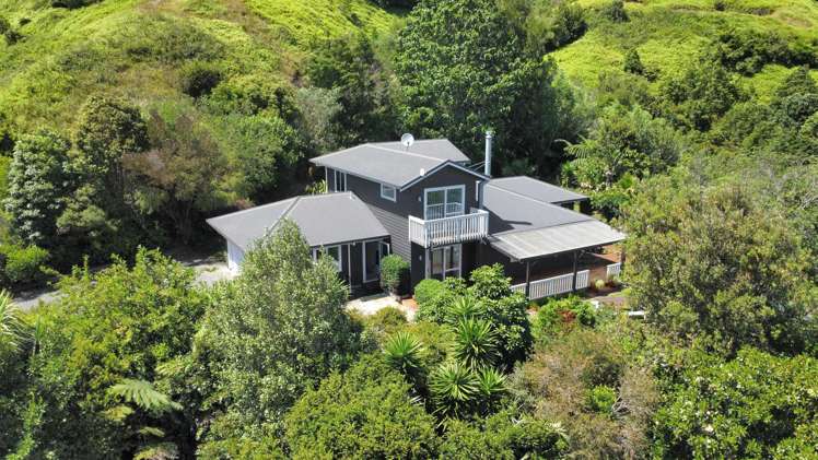 1377E Manawahe Road Manawahe_8