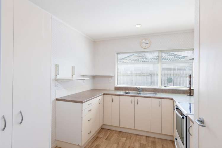 8/17 John Street Trentham_7