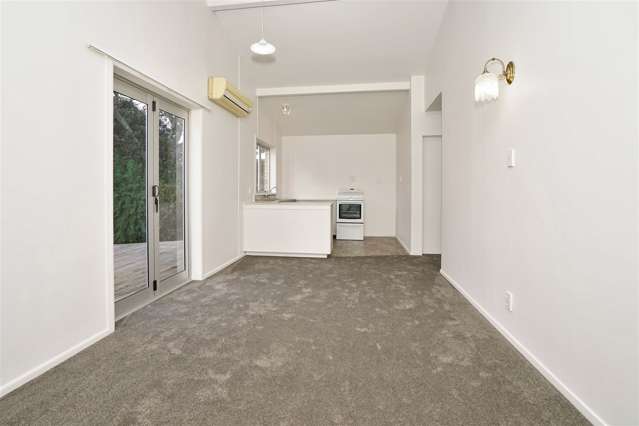 2/2 Herbert Road Queenwood_4