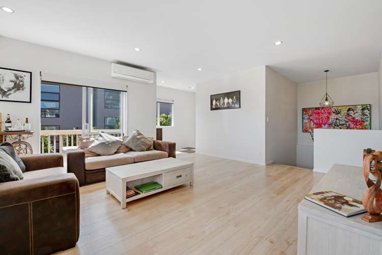 135 Alec Craig Way Gulf Harbour_7