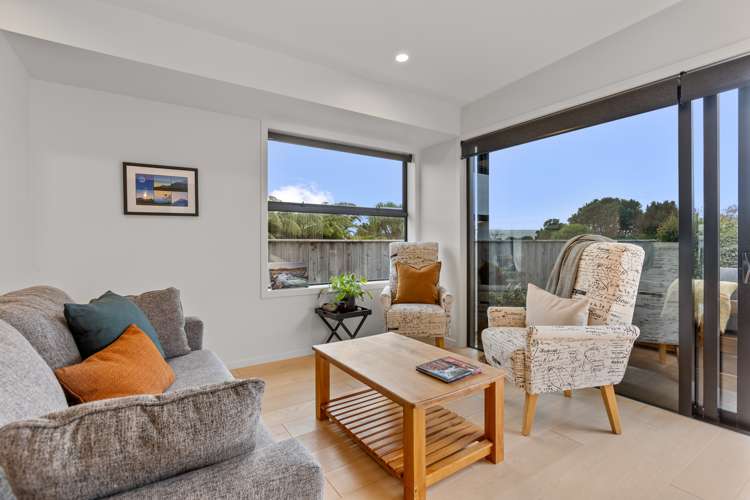 1156a South Road Oakura_7