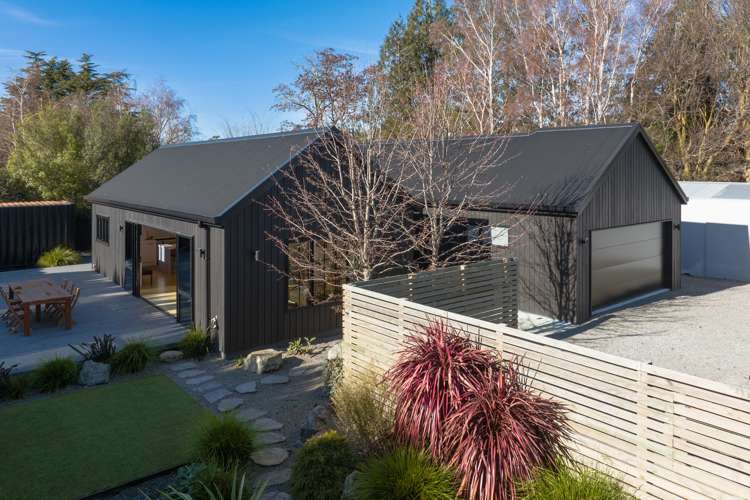 13b Richardson Avenue Burleigh_15