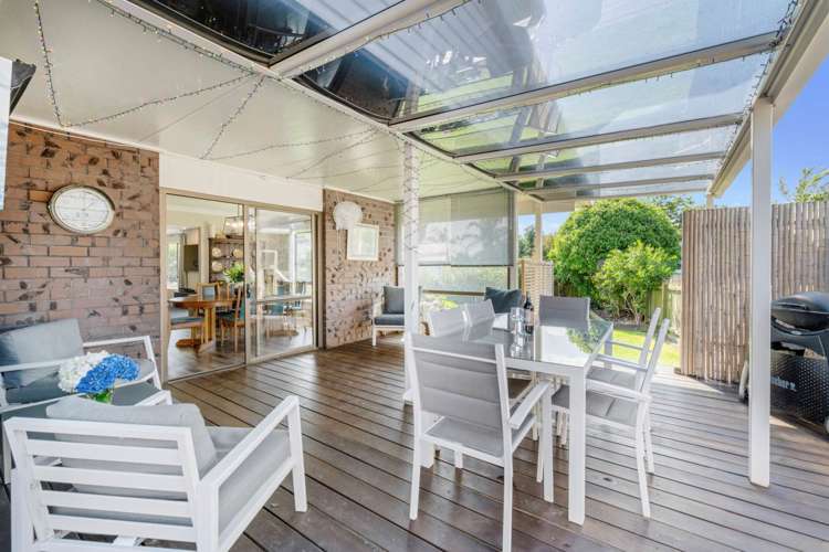 66 Saint Annes Crescent Wattle Downs_13