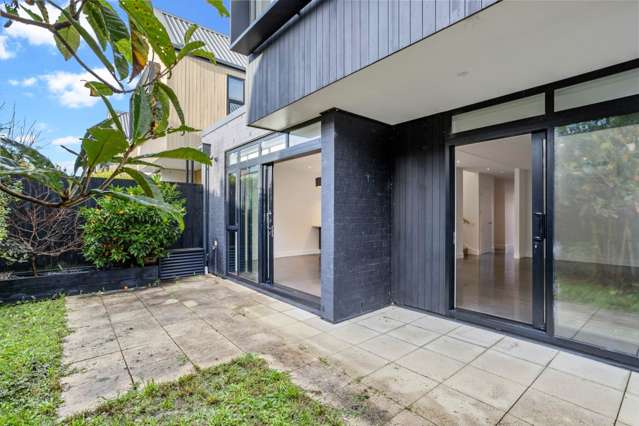 6 Isitt Road Hobsonville_1