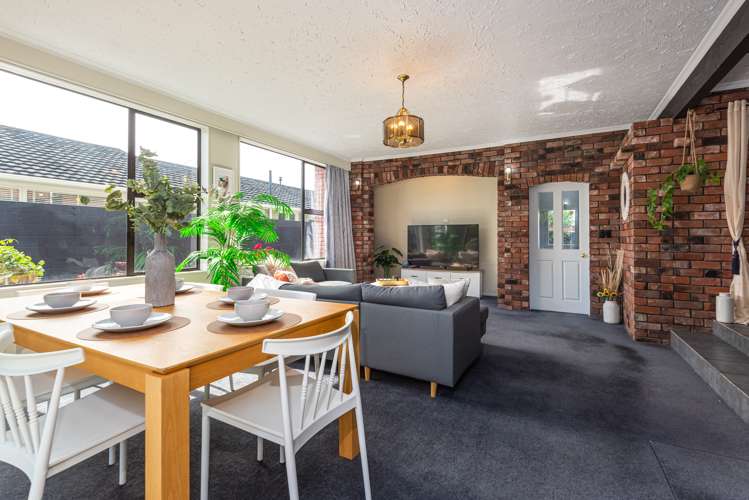 327 Avonhead Road Avonhead_3