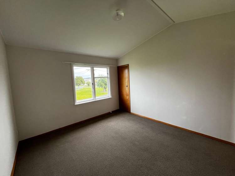 24 Devon Crescent 10985_5