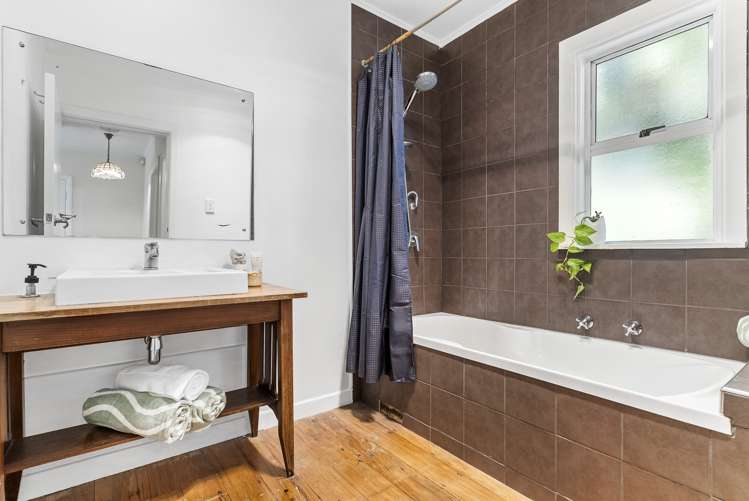 1/263 Glenfield Road Hillcrest_14