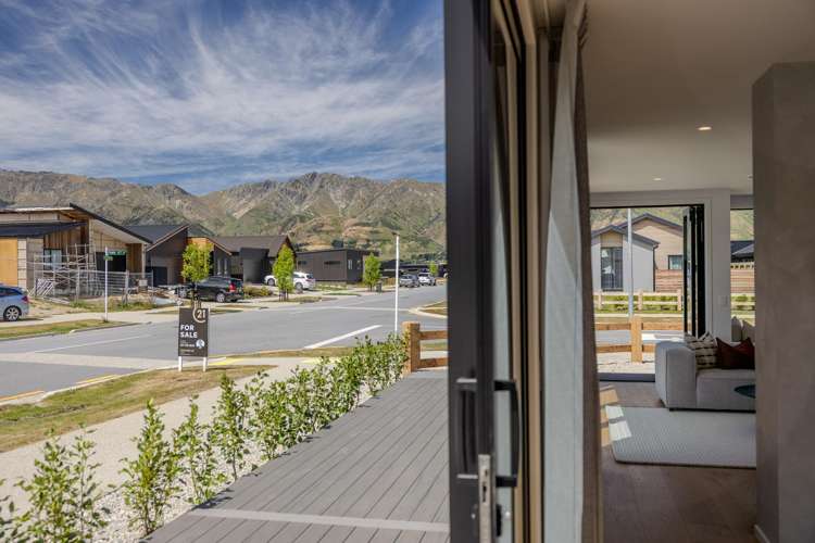 2 Pinn Street Lake Hawea_21