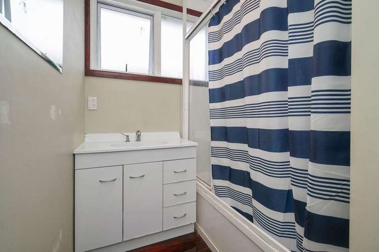 2 Brennan Avenue Te Atatu Peninsula_9