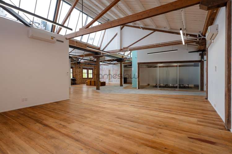 Tenancy 22B Level 2/125 The Strand_0
