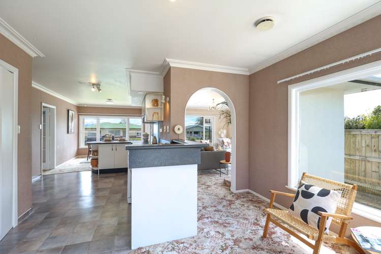 23 Neale Avenue Stoke_11