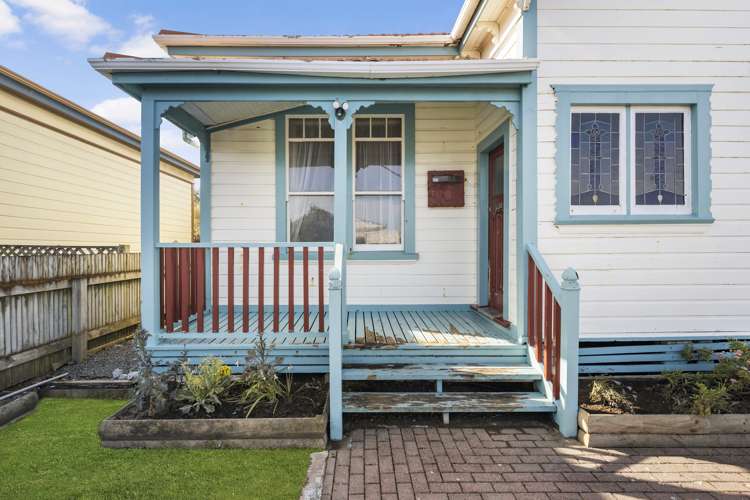 12 Wha Street Lyall Bay_12