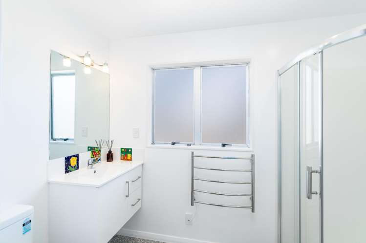 37 Wainuiomata Road Wainuiomata_13