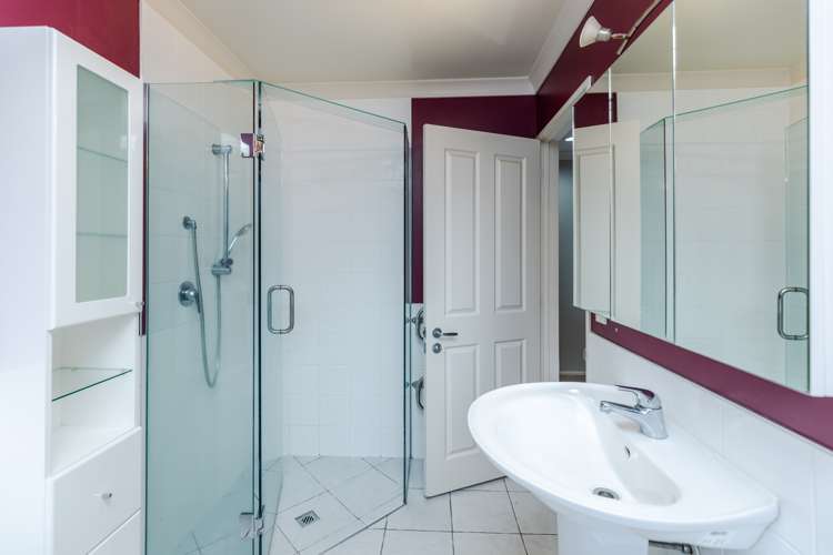 32 Miers Glade Rototuna North_14