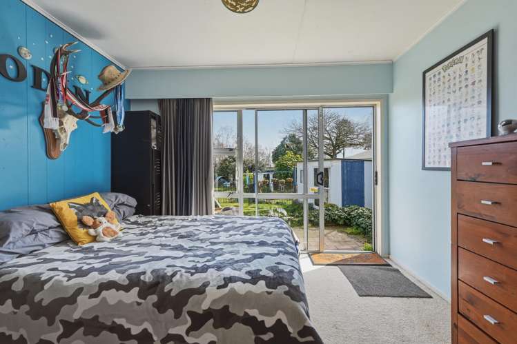 6 Leslie Street Central_9