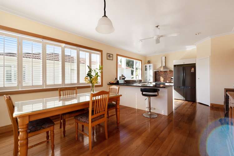 10 Henderson Street Karori_11